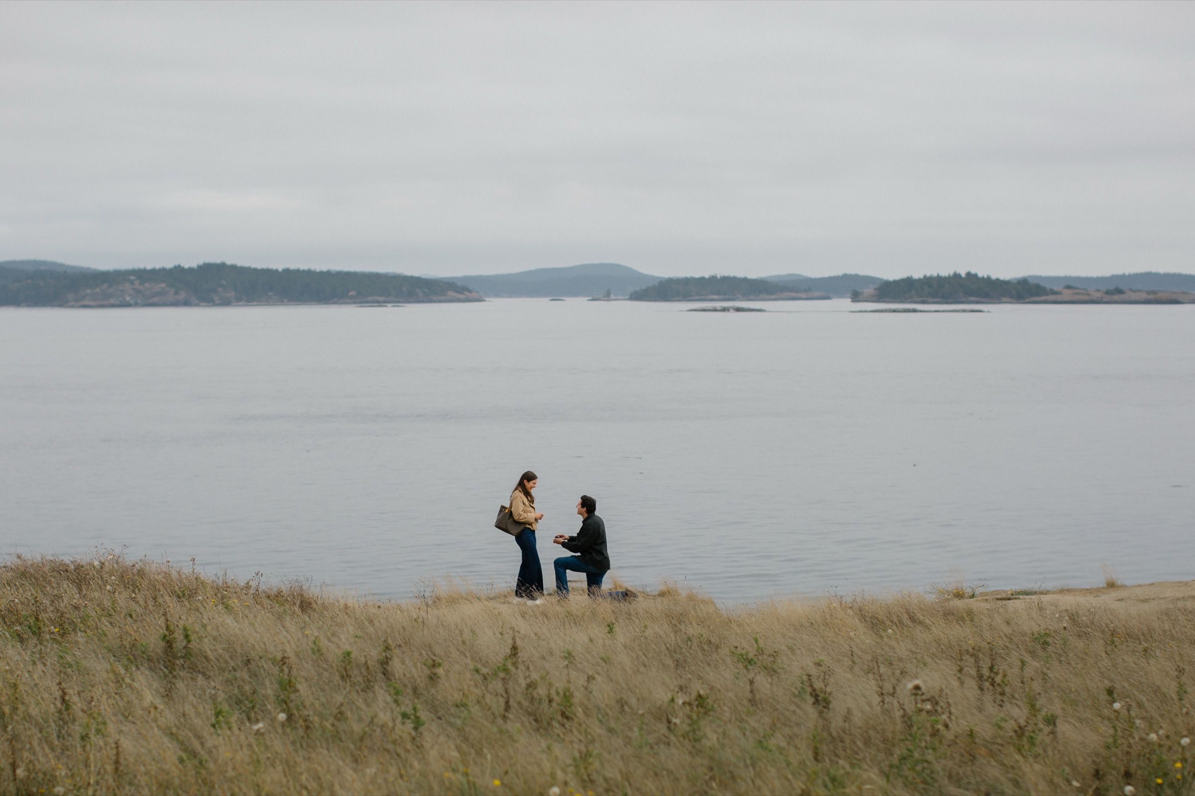 Ellie and Graham at Cattle Point, San Juan Island (20)